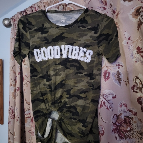 Small/xsmall clothing lot - Picture 8 of 9